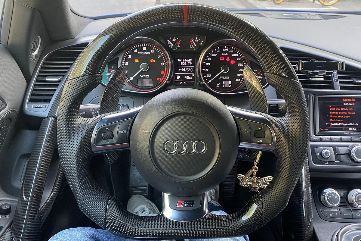 奥迪r808年敞篷二手,奥迪r8的真实视频