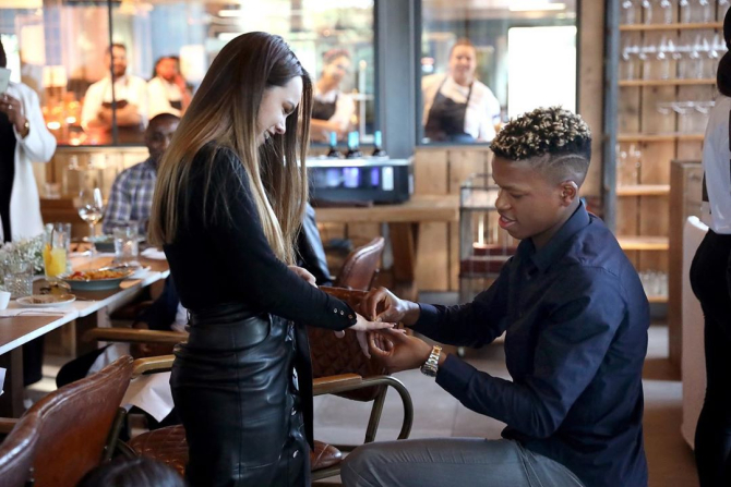 曼联本赛季转会费,曼联转会2019年薪