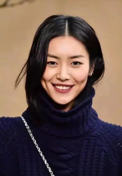 大表姐刘雯东山再起，代言国际大牌，曾“自杀式毁约”赔1.6亿