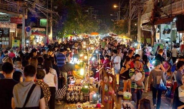 最火爆的地摊赚钱项目,地摊创业必备的50个思维逻辑