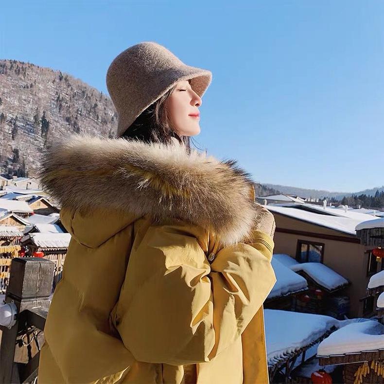 大毛领羽绒服怎么搭配,大毛领羽绒服怎么搭配好看