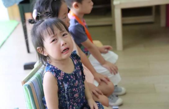 刚满两岁的宝宝上幼儿园合适吗,孩子几岁上幼儿园和一年级