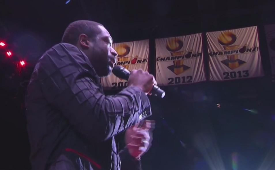 韦德球衣退役仪式感谢姐姐,韦德球衣退役仪式致敬哈斯勒姆