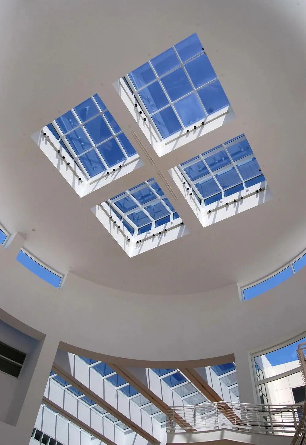 执着于白色的“建筑狂人”