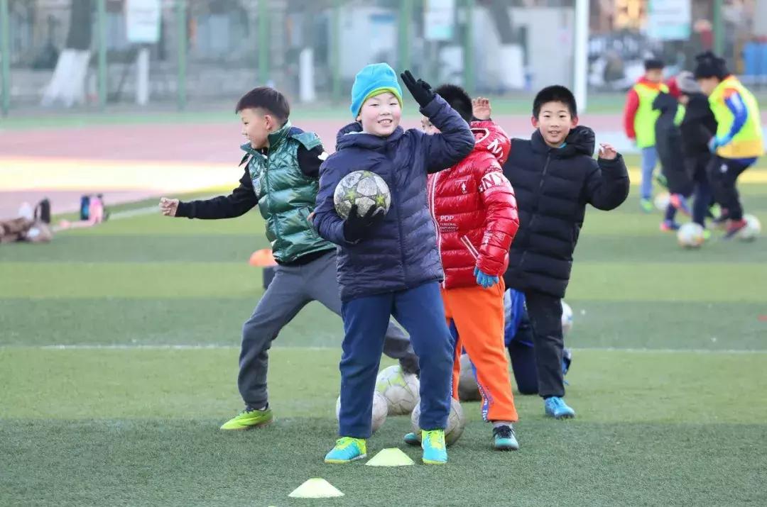 于根伟青少年足球俱乐部,于根伟青少年足球俱乐部招生