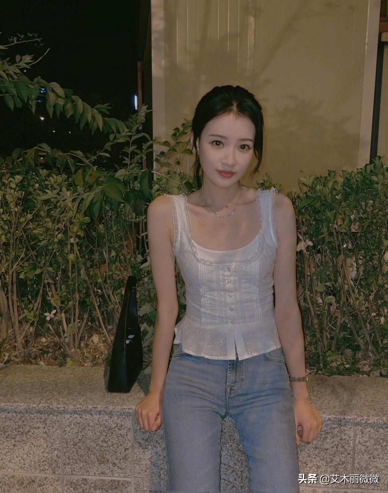 孙怡黑天鹅抹胸长裙,孙怡露背长裙