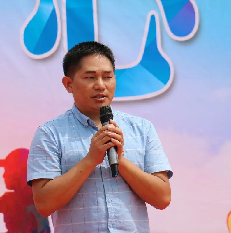 这个暑假，这群临时家长走进大山深处为爱增色