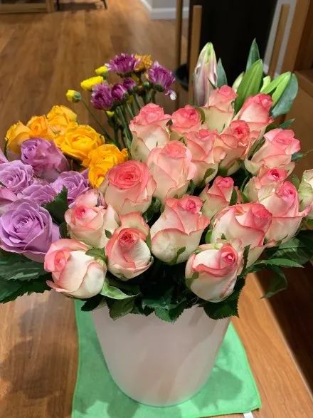 鲜花到了隔多久醒花最合适,刚收到的花蔫了怎么处理