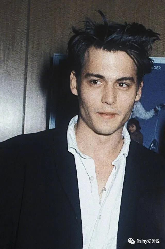 牙缝大、脸盘方，这位“法兰西玫瑰”是怎么美出了自己的特色？