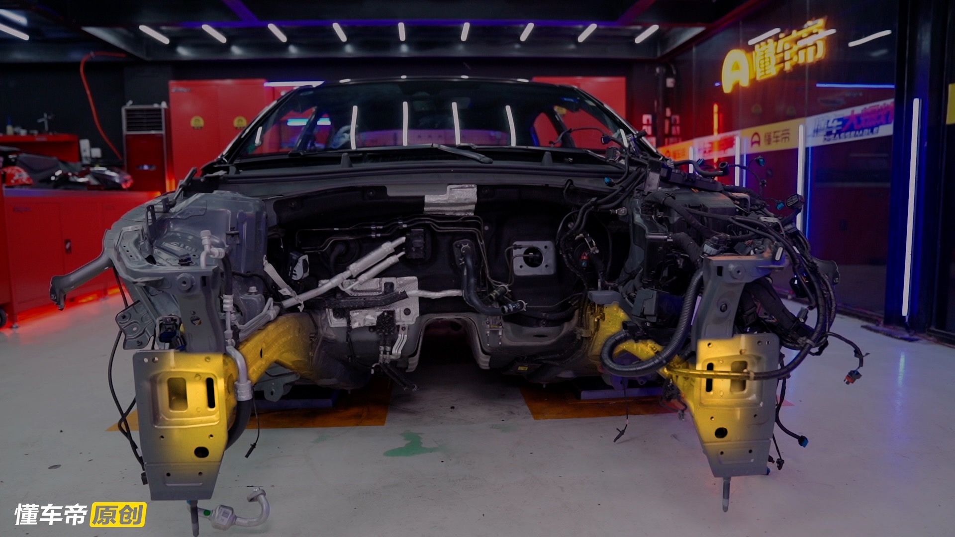 索纳塔十代后防撞梁更换,索纳塔第十代主机拆卸