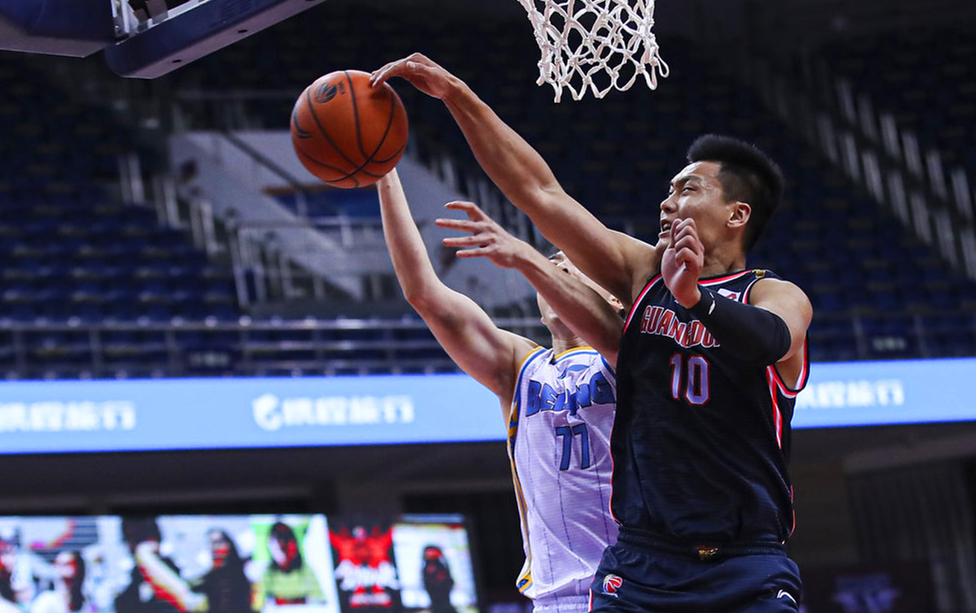 小将可以乱说，主帅不能随便讲！今夜易建联难回归，这都是套路