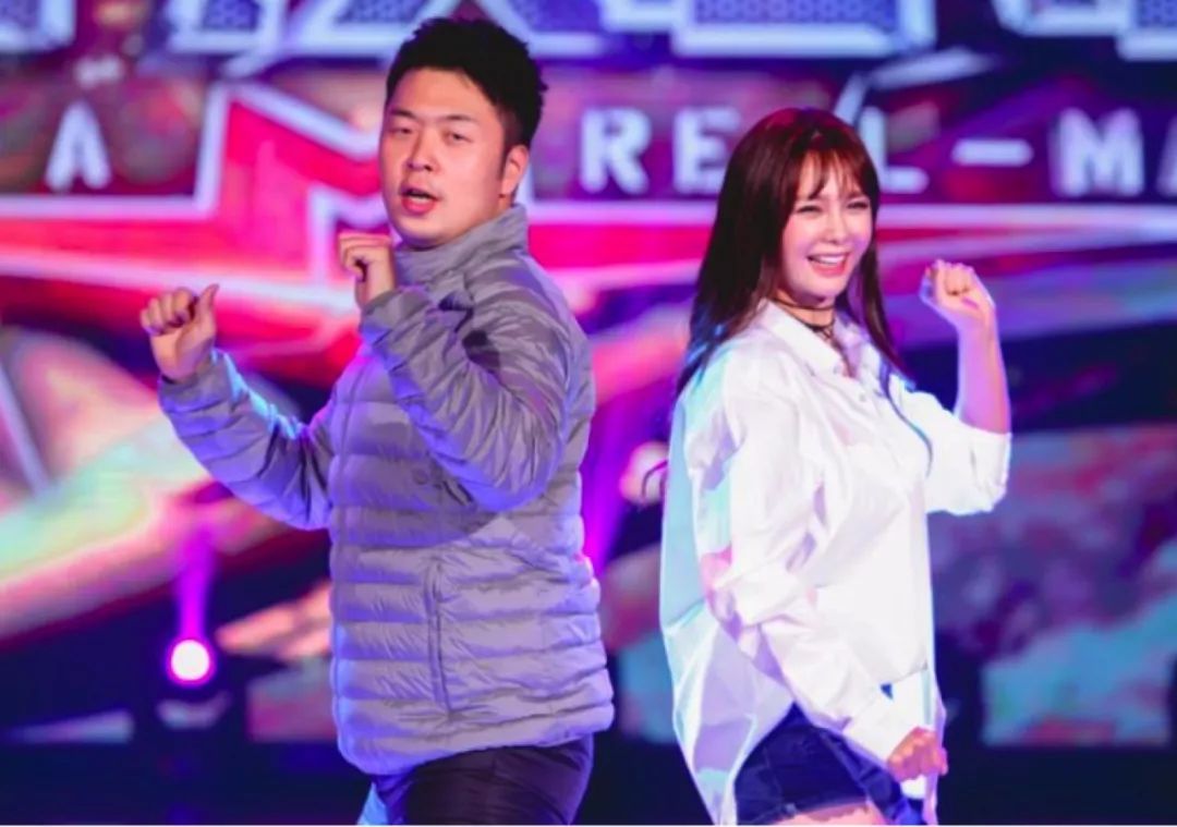 杨幂刘恺威官宣离婚了，能拯救高价卖闲置坑粉丝的蒋梦婕吗？