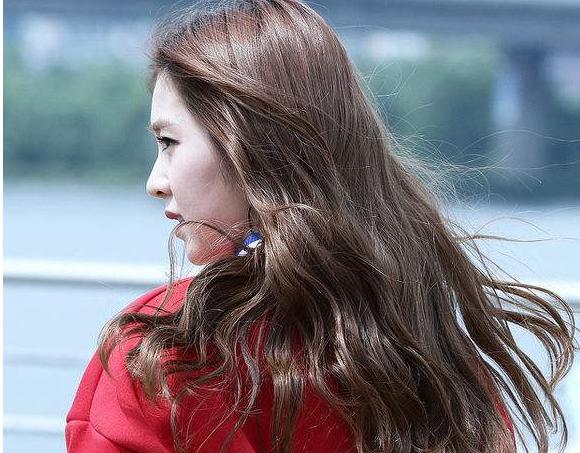 花200跟花400烫发有什么区别,花两百元染发