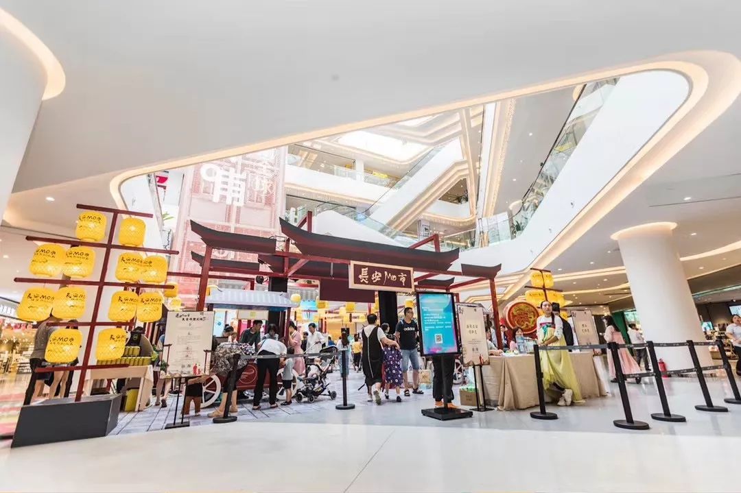 西安赛格品牌大升级！瑞幸和COACH做邻居，西安商业8月迷幻现实