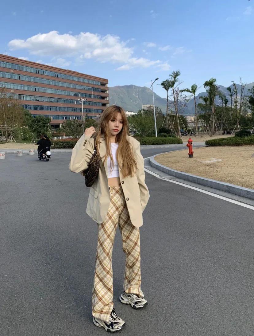 微胖女生显瘦高腰阔腿裤牛仔裤,小个微胖女生怎样穿显瘦牛仔裤