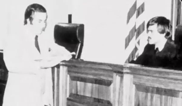 这个宇宙级*子骗**骗过了全世界,最终却败给了爱情!