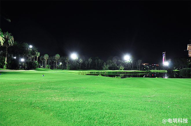 精工品质世界领先电明科技打造全球第一座LED灯光球场