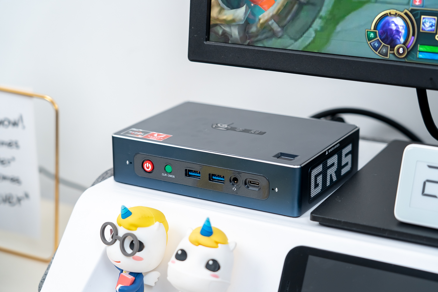 资深果粉屈服于老婆的恶势力，无奈买了Win小主机，意外发现真香