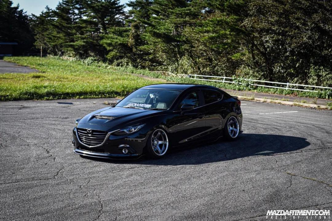 马自达3次世代昂克赛拉下赛道,次世代马自达3昂克赛拉上车效果