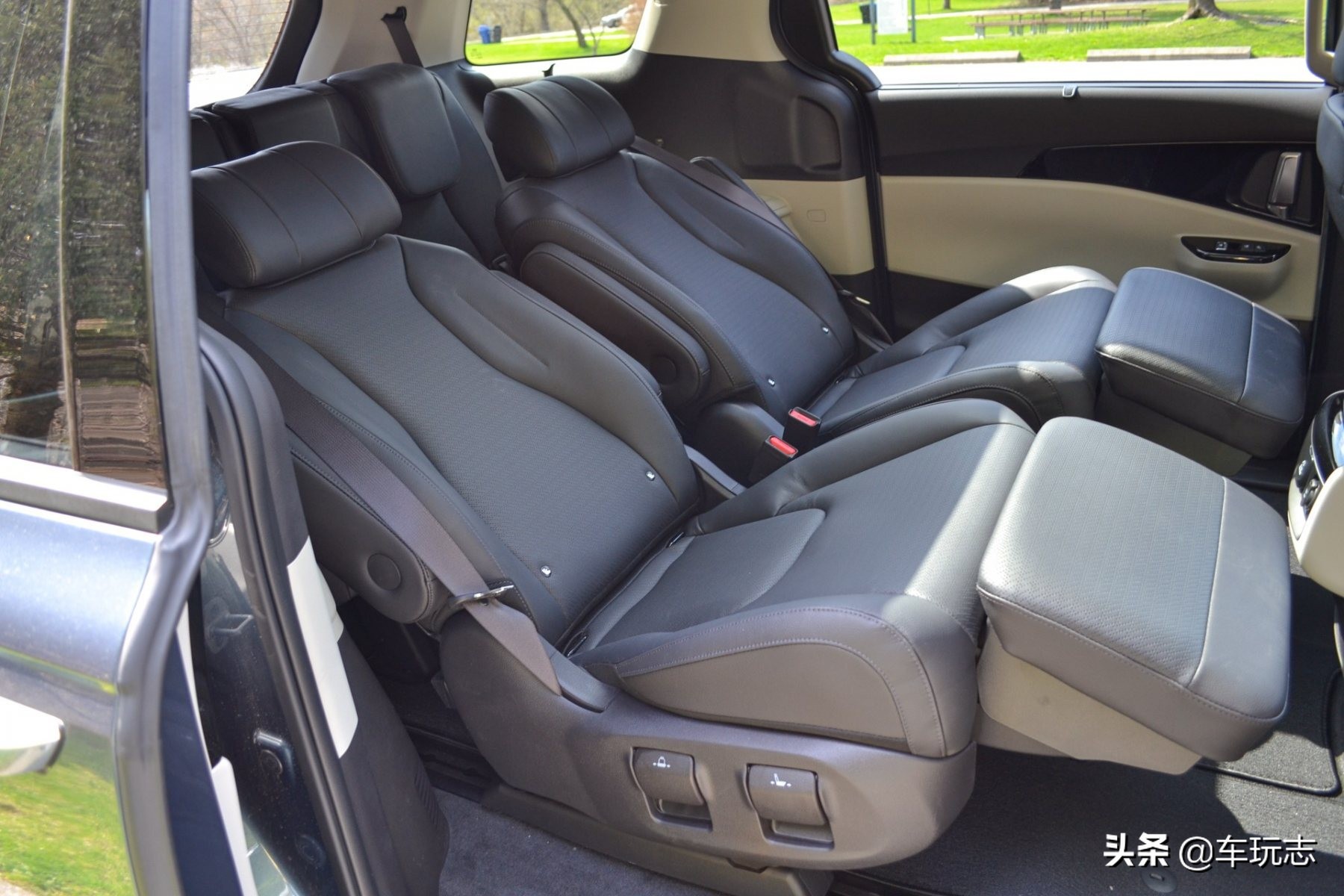 起亚嘉华2022新款图片,新款起亚嘉华商务车图片