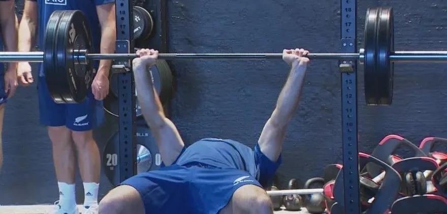 健身新手受益最大的几个动作,健身新手要做到力竭吗