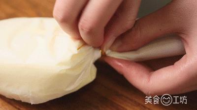 打发过头的奶油如何做黄油,打发的淡奶油做黄油