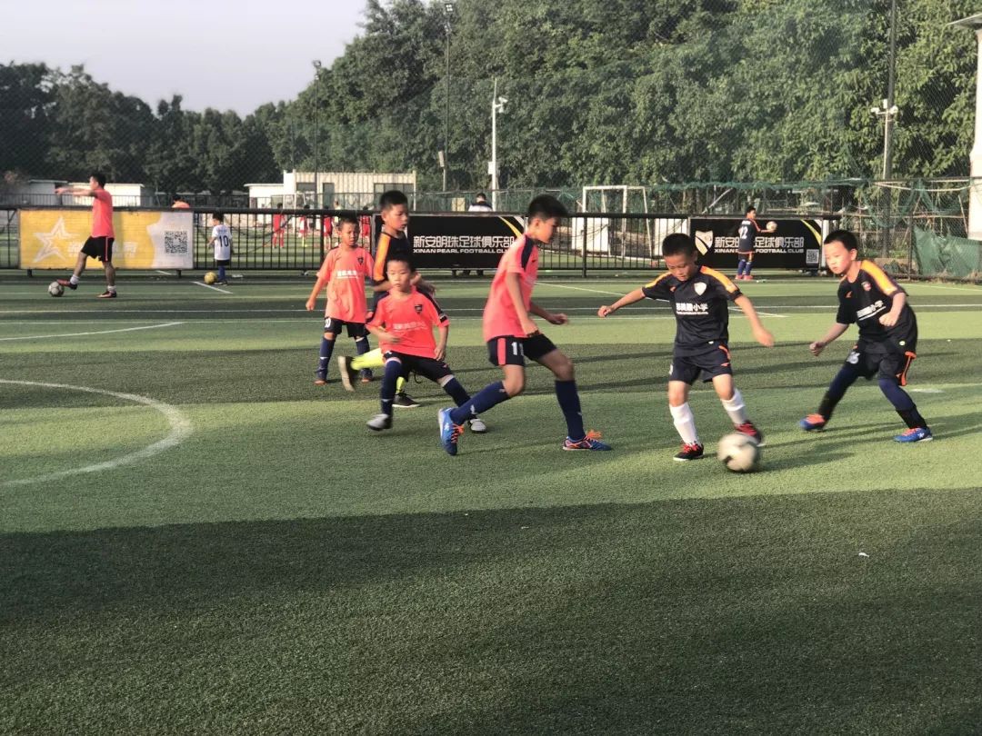 盈彩美居小学足球,广州天河盈彩美居小学