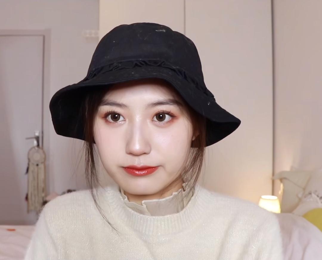 大脸女生怎么选墨镜好看,大脸女孩怎么选帽子