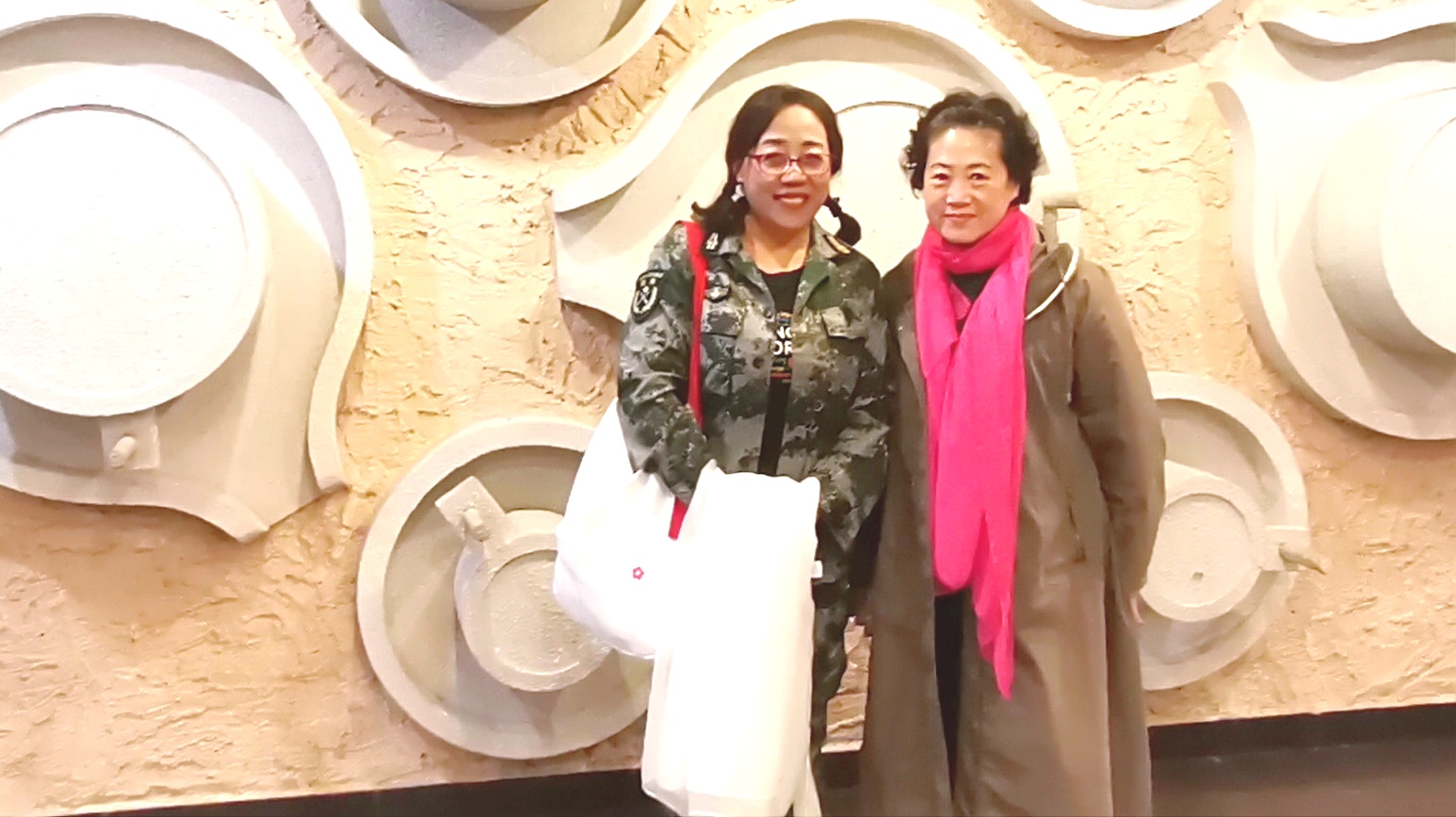 《纪念毛主席诞辰127周年诗词朗诵演唱会》圆满成功