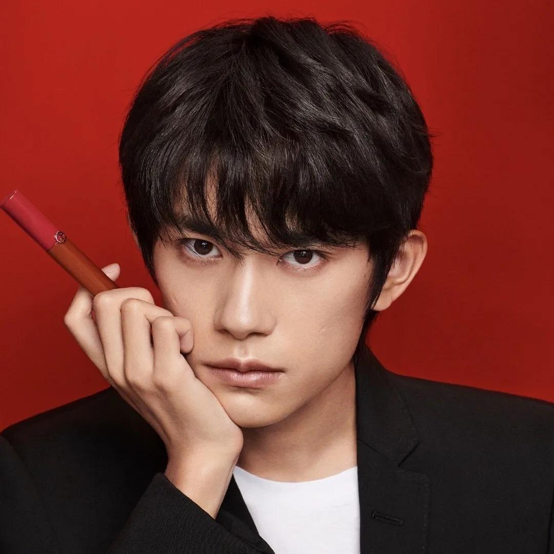 别再乱买了，今夏超显白的8支口红都在这里，太好看了