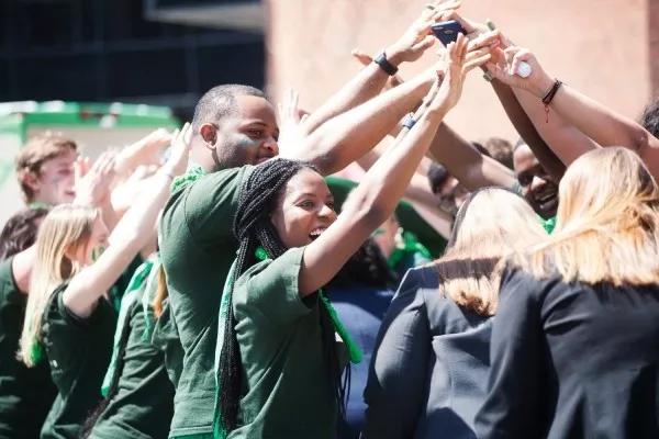 华尔街十大顶尖商学院,藤校商学院