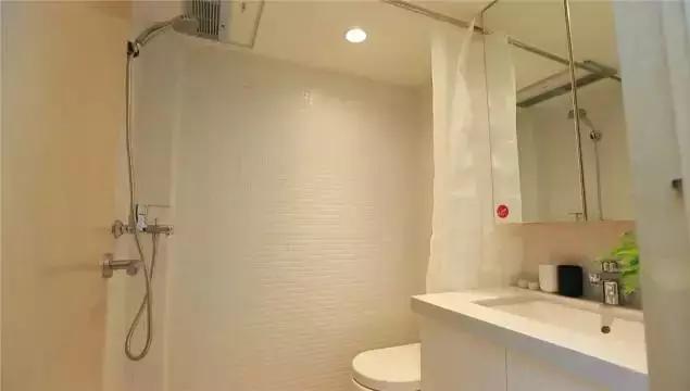 夫妻生了八个孩子在北京蜗居,北京一家四口蜗居45平米