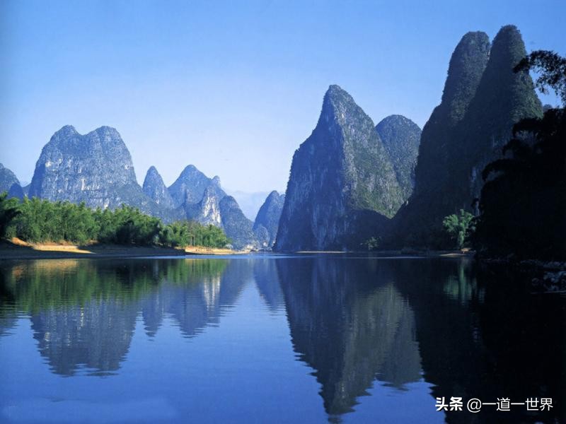 无依无靠才会使人内心强大吧,人在逆境所能依靠只有自己