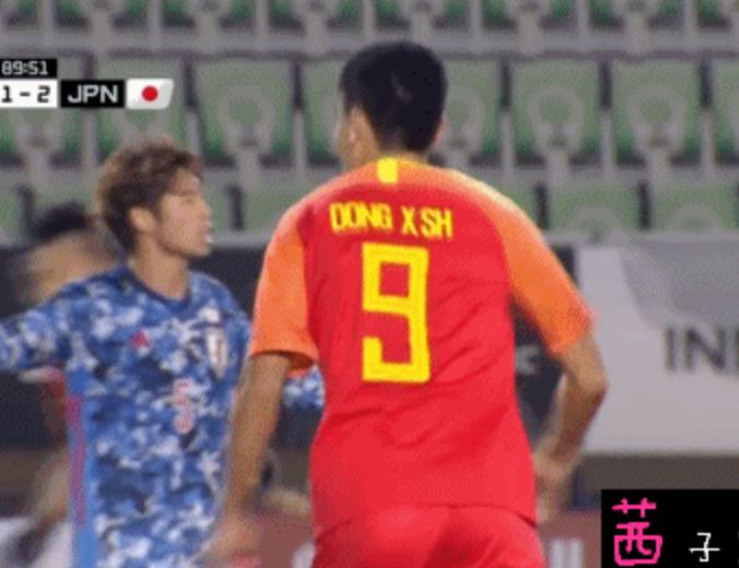 挽回颜面！30岁老大哥90分钟进压哨球球迷：这是尊严