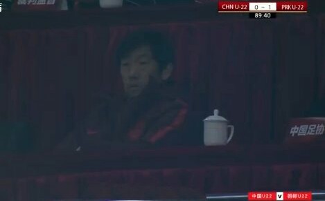 国奥0-1朝鲜！董路看不下去了：球员互相挖坑，故意让队友为难