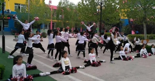 让校园充满欢声笑语,让校园充满阳光