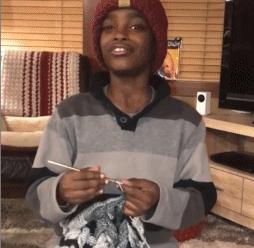 19万人看男生玩编织，他用钩针从弃婴，逆袭为美国“全民偶像”