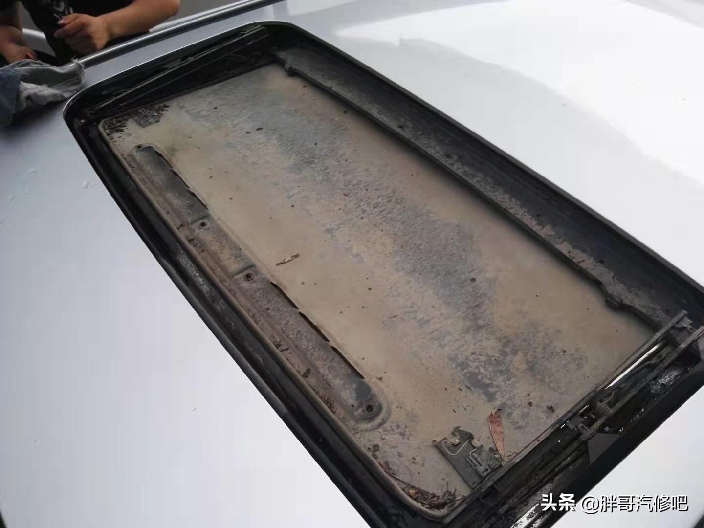 买天窗需要关注什么,维修天窗大约需要花费多少钱