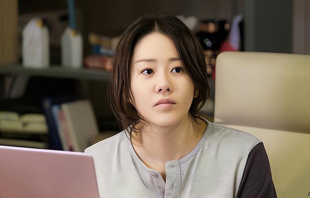 二婚女人结婚后频繁发朋友圈,二婚女再婚经常晒朋友圈