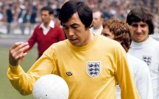 马丁内斯世界最佳门将,戈登班克斯扑救视频