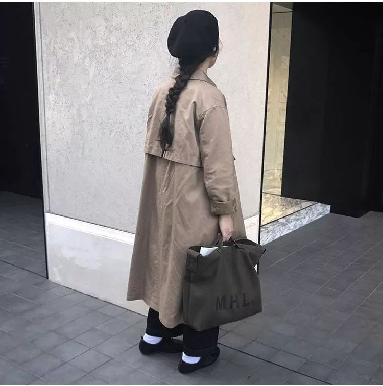 这个春天的美丽穿搭,韩系小姐姐中长款风衣搭配