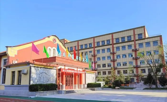 报民校的为何明显减少？家长说：家门口的好学校多了