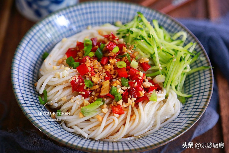 夏天必备清爽可口的凉面,好吃到停不下来的凉面超级赞