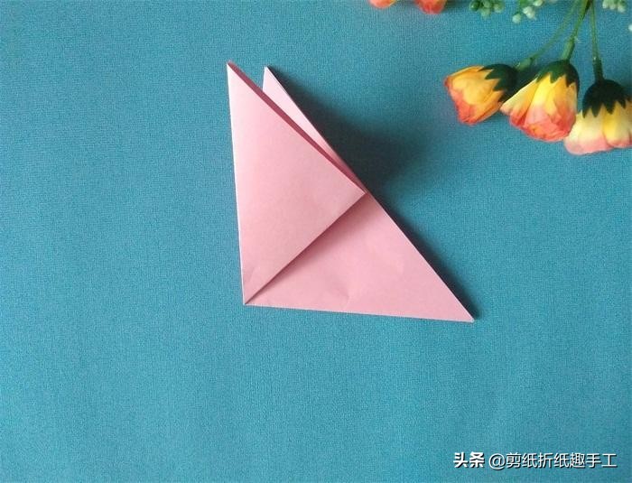 传统窗花的剪纸方法简单又好看,窗花的对称剪纸教程