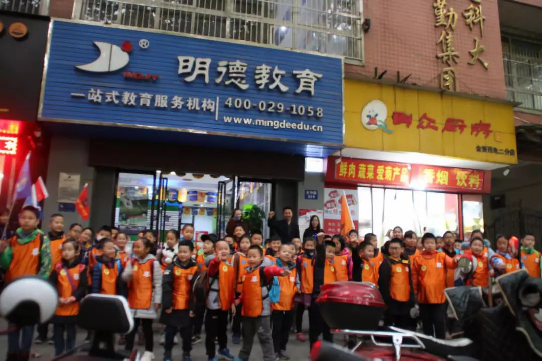 绫虫仼鍥介檯,绫虫仼鍥介檯鑻辫