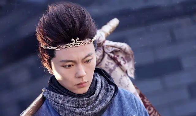 一代童星没落史：李连杰接班人谢苗翻红艰难，悄悄娶回仙3圣姑