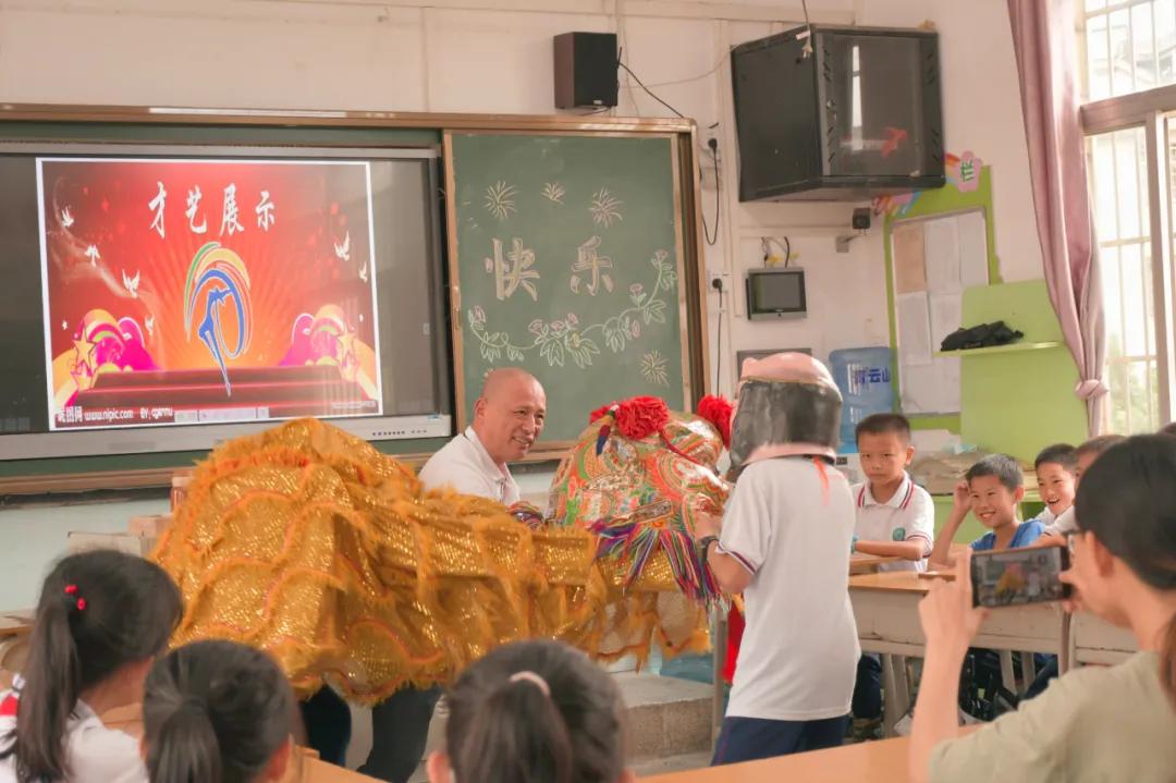 儿童庆祝建党100周年文艺汇演,庆祝建党百年文艺演出儿童合唱