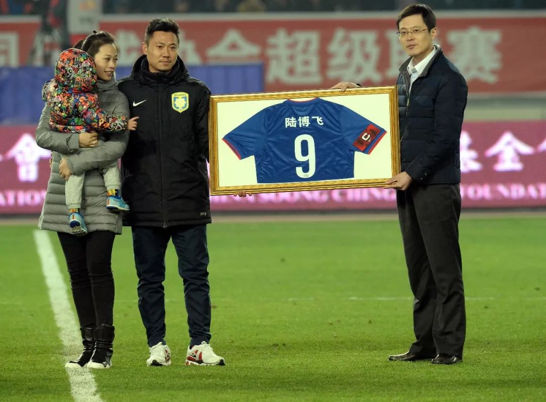 陆博飞：被球员抛在空中那一刻，感受到了做教练的幸福感