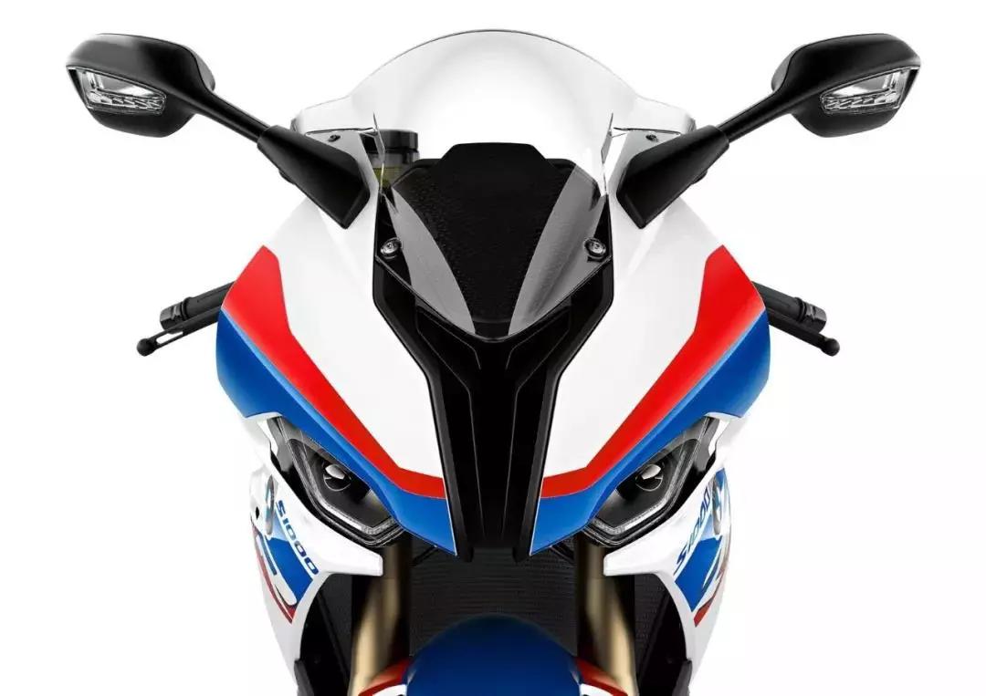 6万多的宝马s1000rr,23款宝马1系4缸2.0t落地价