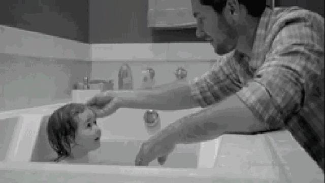 妈妈带5岁儿子进女厕，一句话惹怒网友：性教育，应从几岁开始？